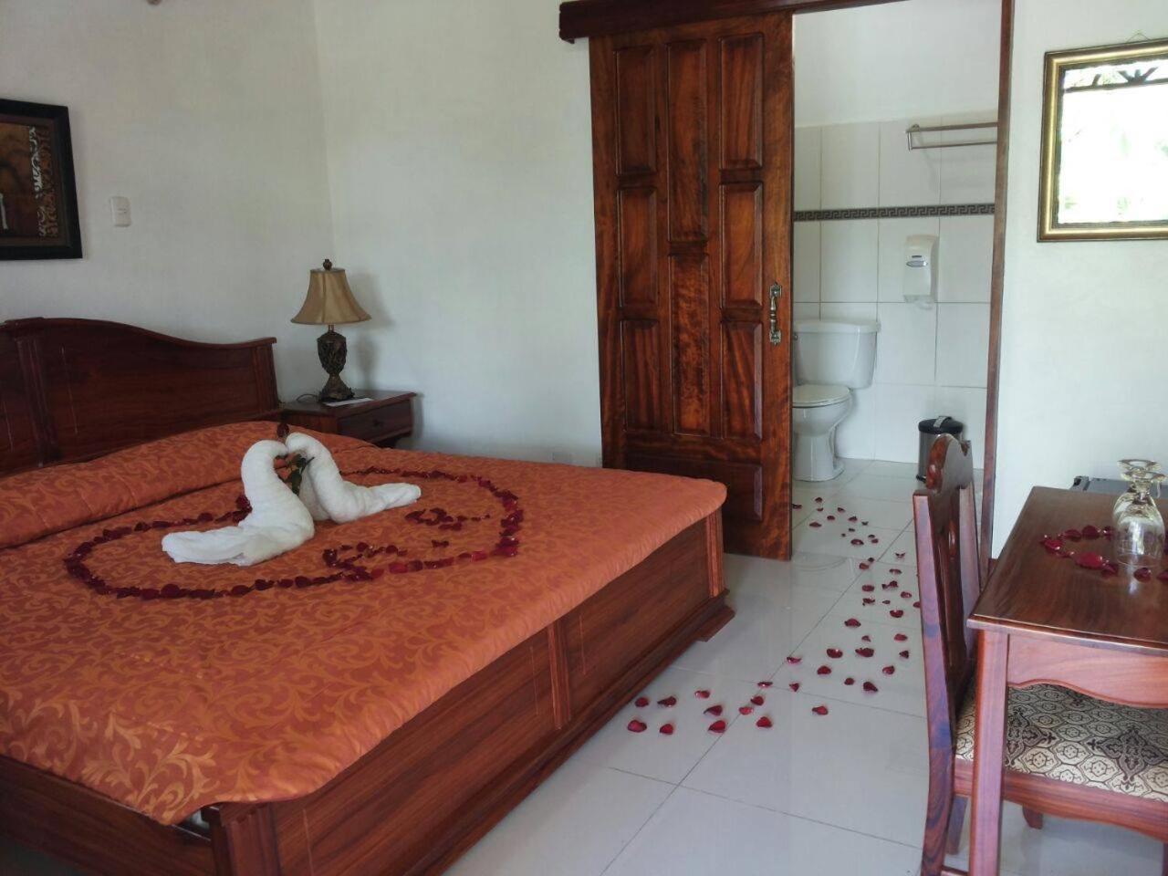 Hotel Los Higuerones Paso Canoas Bagian luar foto